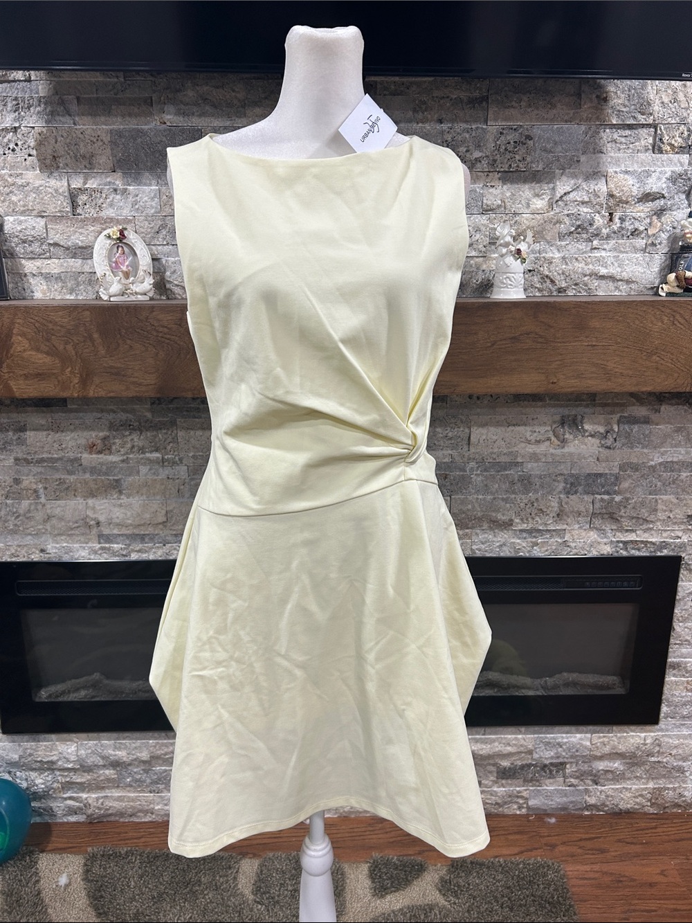 Sleeveless Pale Yellow Twist-Detail urban Revivo Dress new with tags size XL